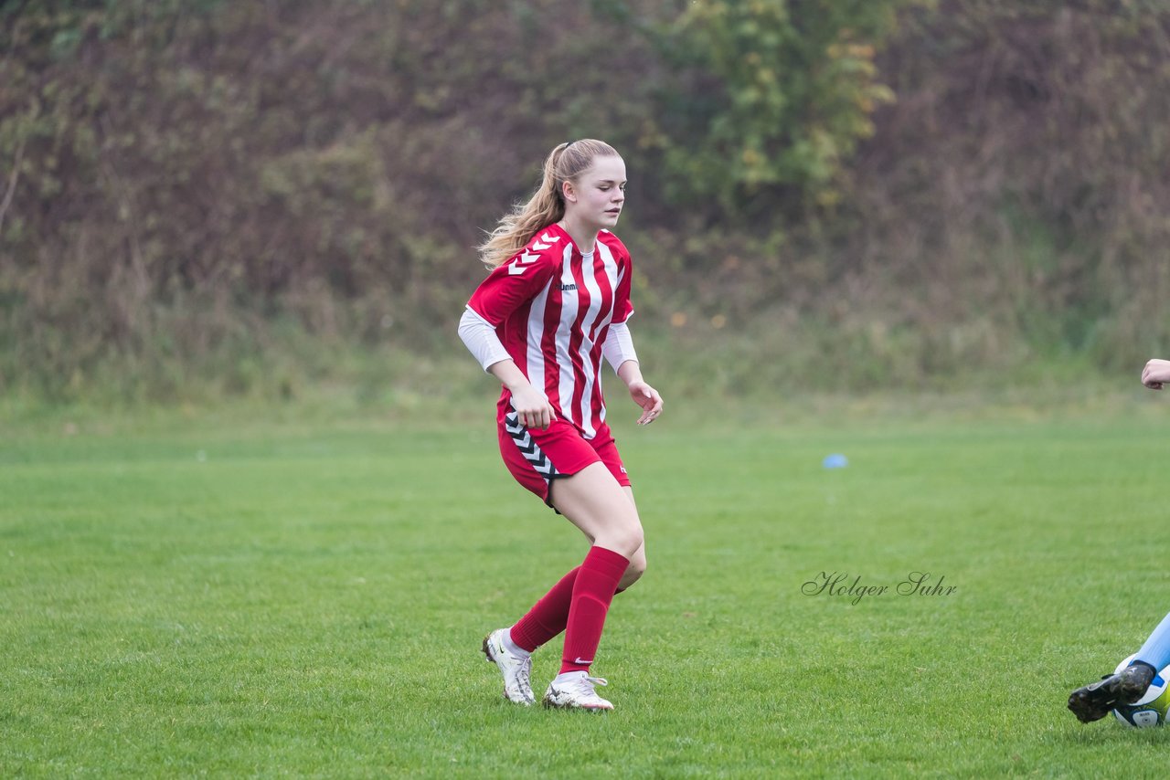 Bild 145 - wBJ TuS Tensfeld - SV Fortuna St. Juergen